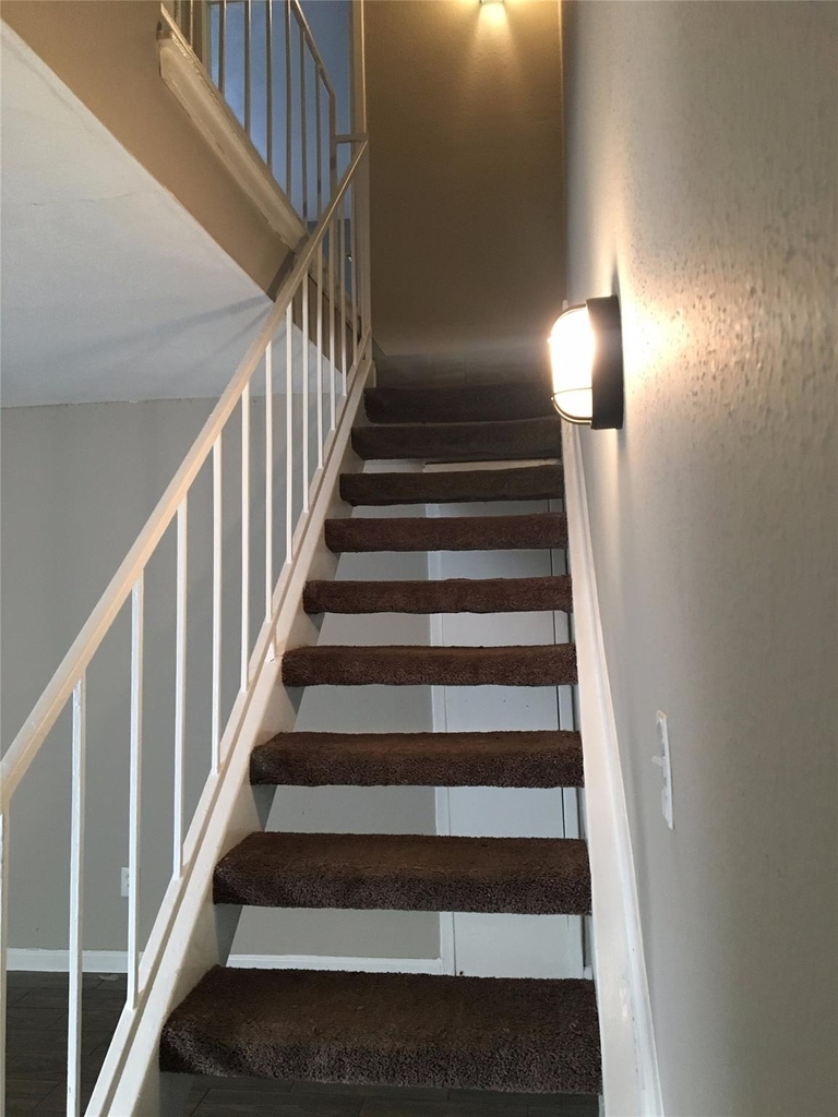 5625 Antoine Drive - Photo 1