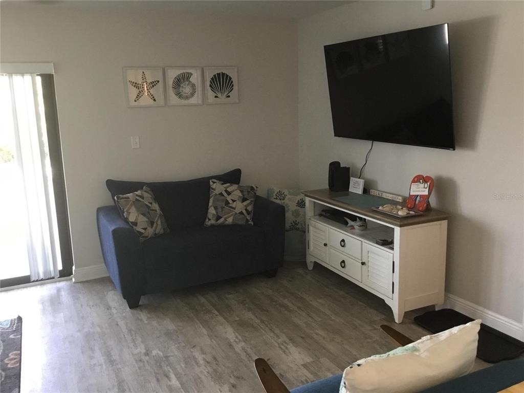1571 S Atlantic Avenue - Photo 2