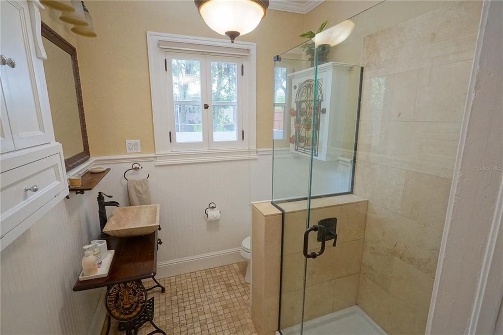 229 E 6th Avenue - Photo 18