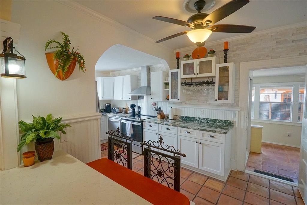 229 E 6th Avenue - Photo 12
