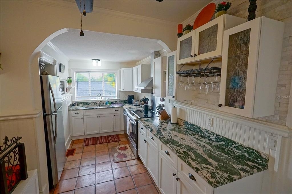 229 E 6th Avenue - Photo 13