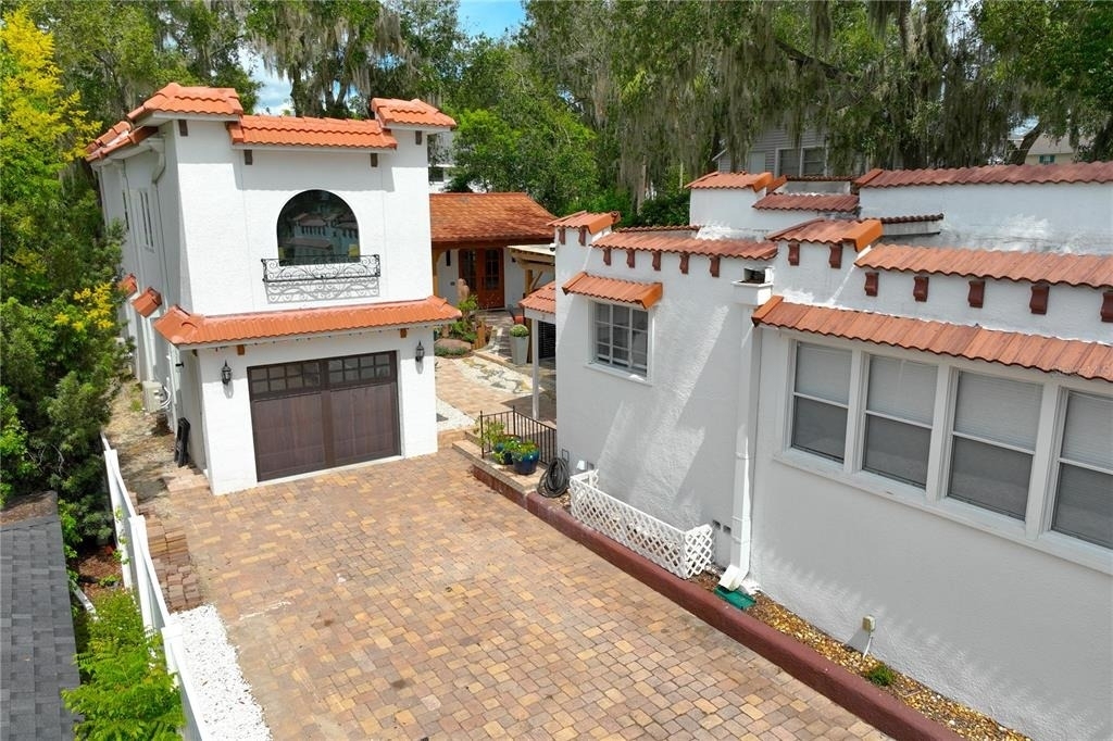 229 E 6th Avenue - Photo 1