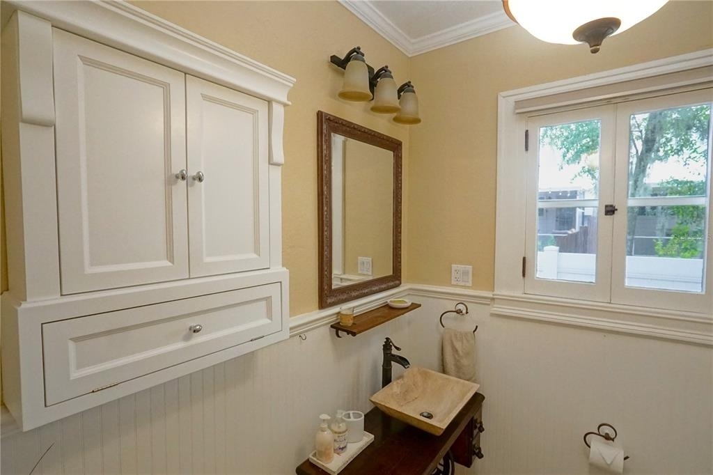 229 E 6th Avenue - Photo 20