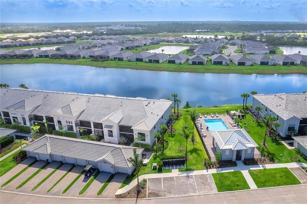 14214 Heritage Landing Boulevard - Photo 3