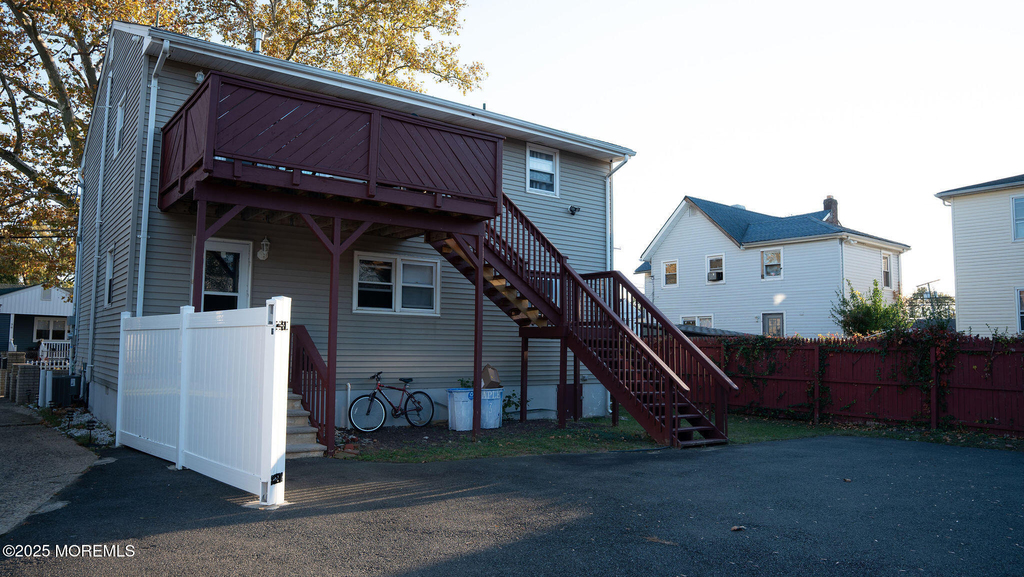73 Maple Avenue - Photo 4