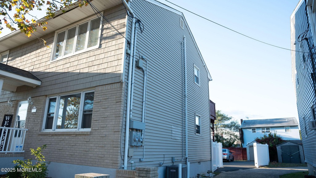 73 Maple Avenue - Photo 2