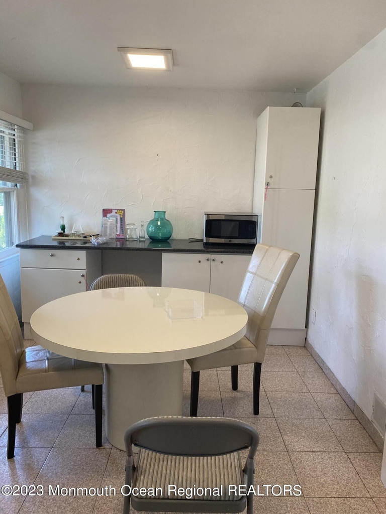 275 Garfield Avenue - Photo 4