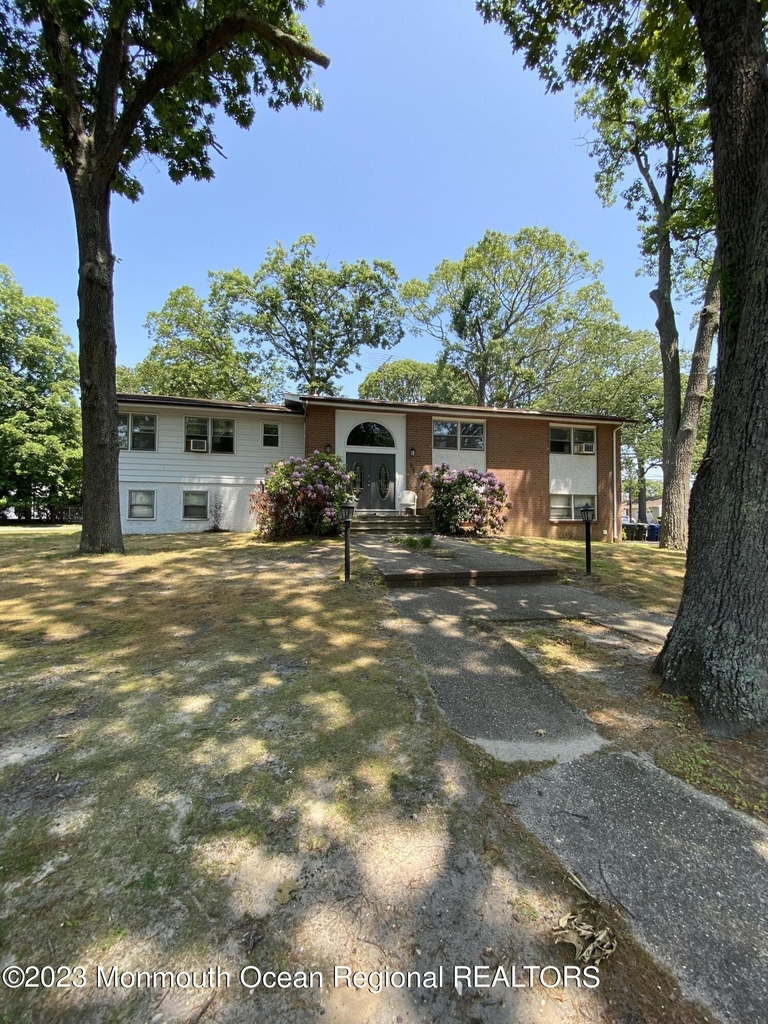 275 Garfield Avenue - Photo 0