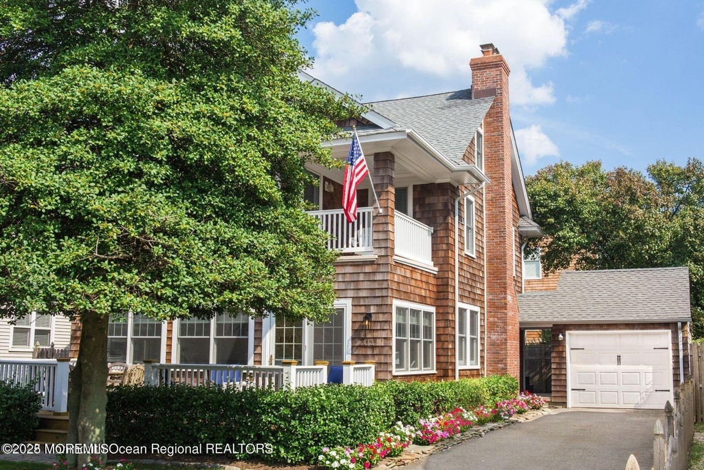 413 Main Avenue - Photo 0