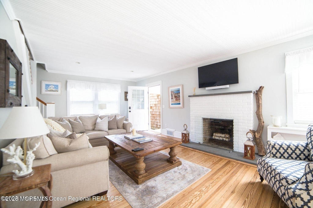 413 Main Avenue - Photo 3