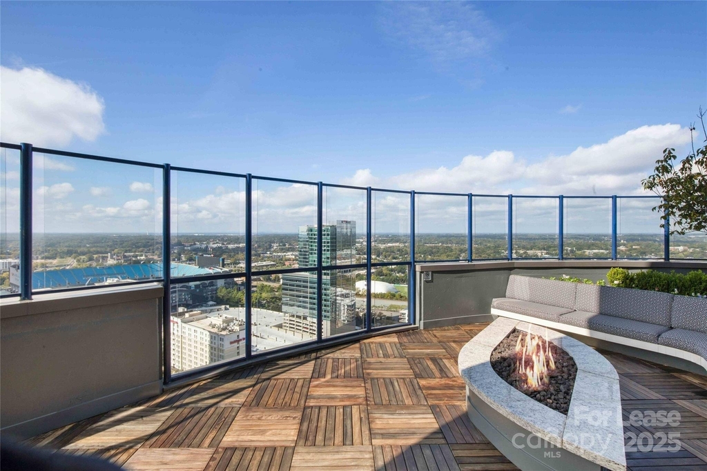 225 S Poplar Street - Photo 15