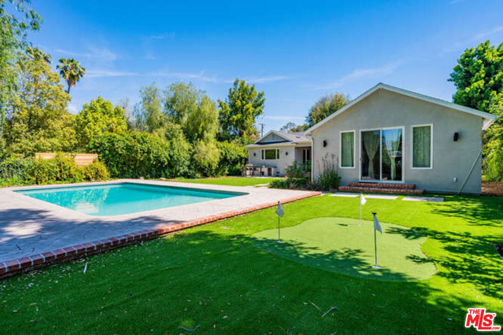 5907 Jumilla Avenue - Photo 11