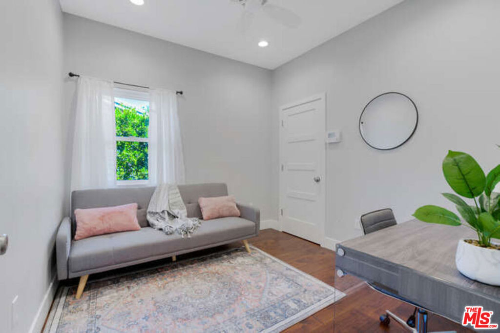 5907 Jumilla Avenue - Photo 18