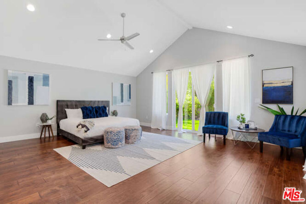 5907 Jumilla Avenue - Photo 3