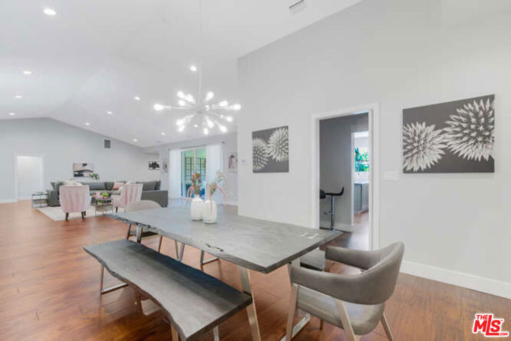 5907 Jumilla Avenue - Photo 6
