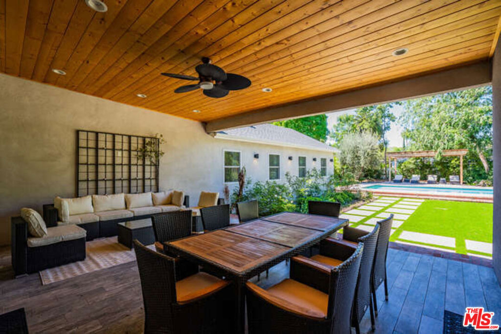 5907 Jumilla Avenue - Photo 2