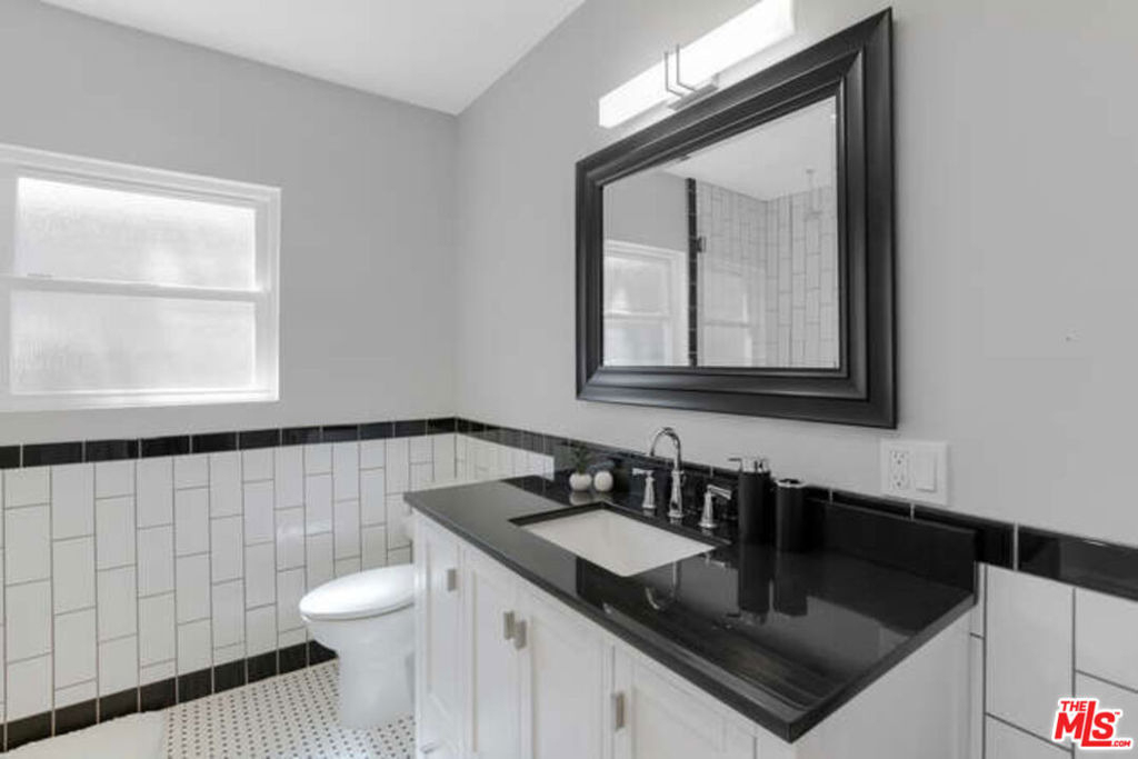 5907 Jumilla Avenue - Photo 28