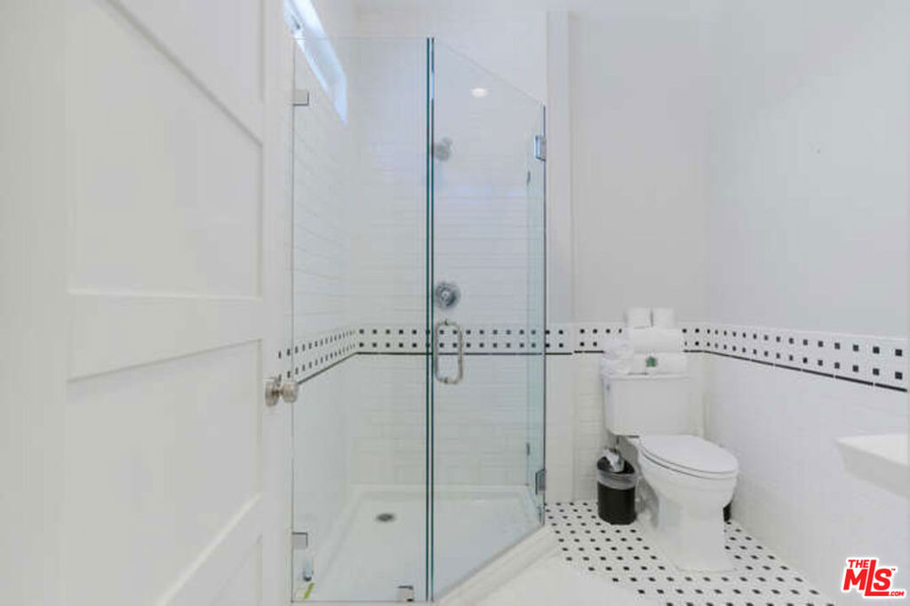 5907 Jumilla Avenue - Photo 27