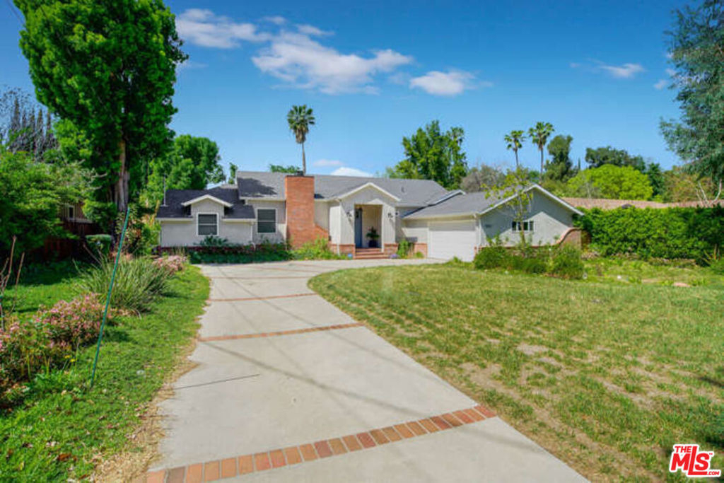 5907 Jumilla Avenue - Photo 9