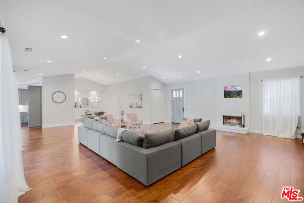 5907 Jumilla Avenue - Photo 21