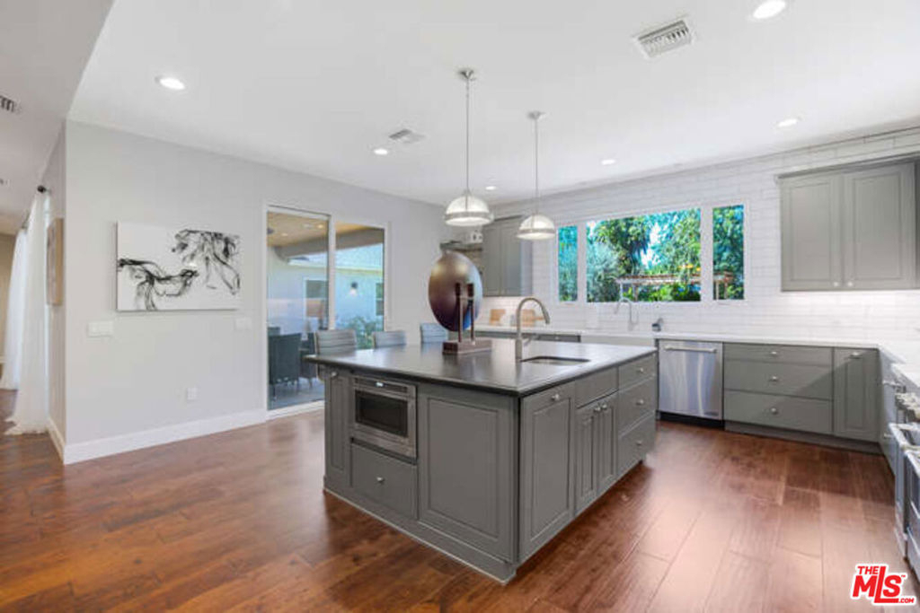 5907 Jumilla Avenue - Photo 24