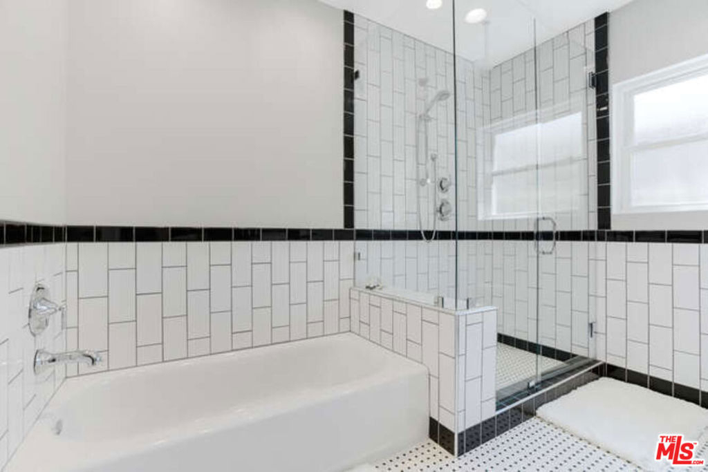 5907 Jumilla Avenue - Photo 26