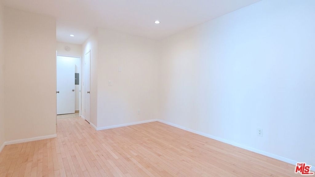 9005 Cynthia Street - Photo 15