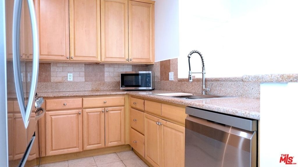 9005 Cynthia Street - Photo 6