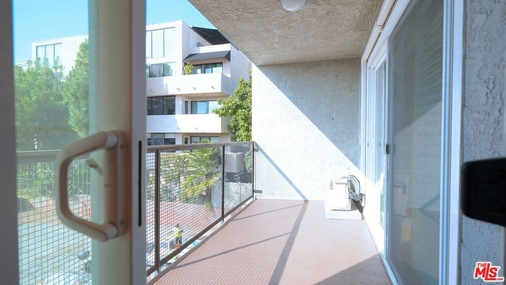 9005 Cynthia Street - Photo 11