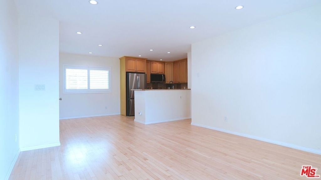 9005 Cynthia Street - Photo 5