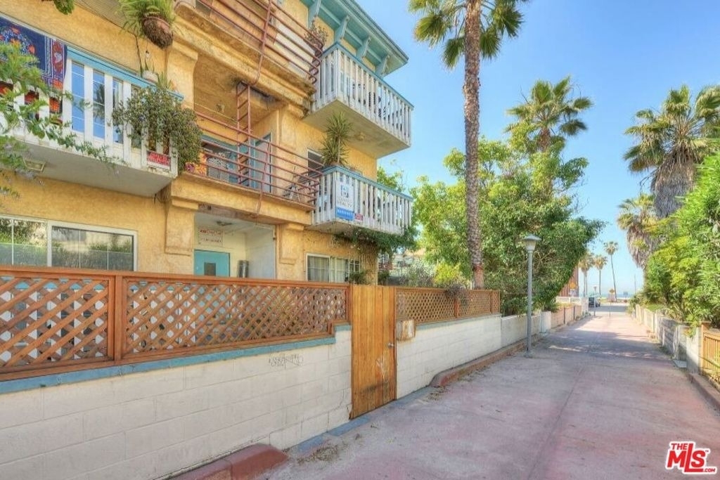 26 Breeze Avenue - Photo 17