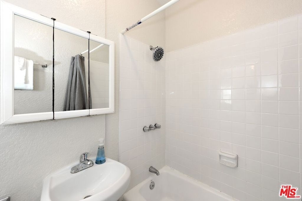 26 Breeze Avenue - Photo 14