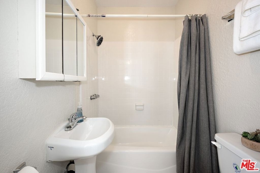 26 Breeze Avenue - Photo 13