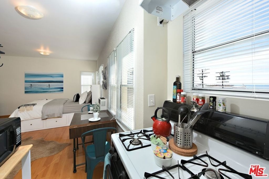 26 Breeze Avenue - Photo 12