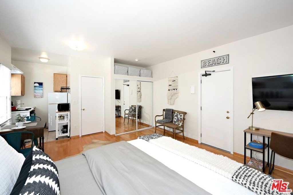 26 Breeze Avenue - Photo 2