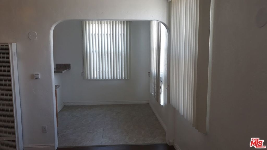 5017 Crenshaw Boulevard - Photo 2