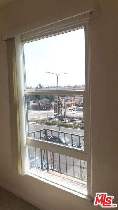 5017 Crenshaw Boulevard - Photo 6