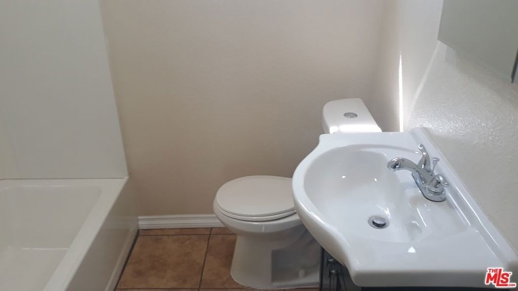 5017 Crenshaw Boulevard - Photo 10