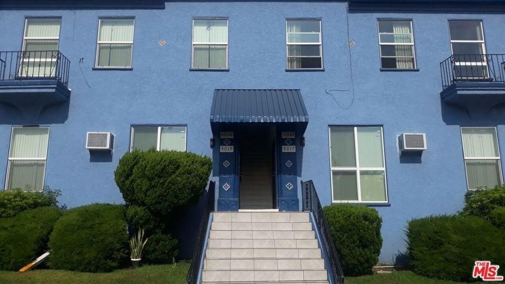 5017 Crenshaw Boulevard - Photo 0