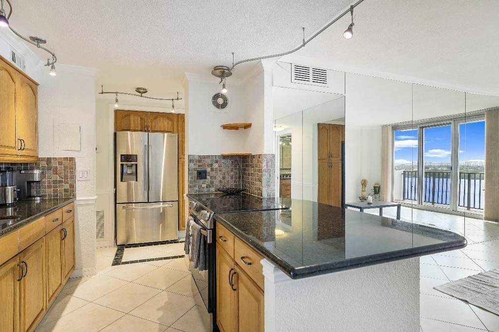 2121 N Ocean Boulevard - Photo 11