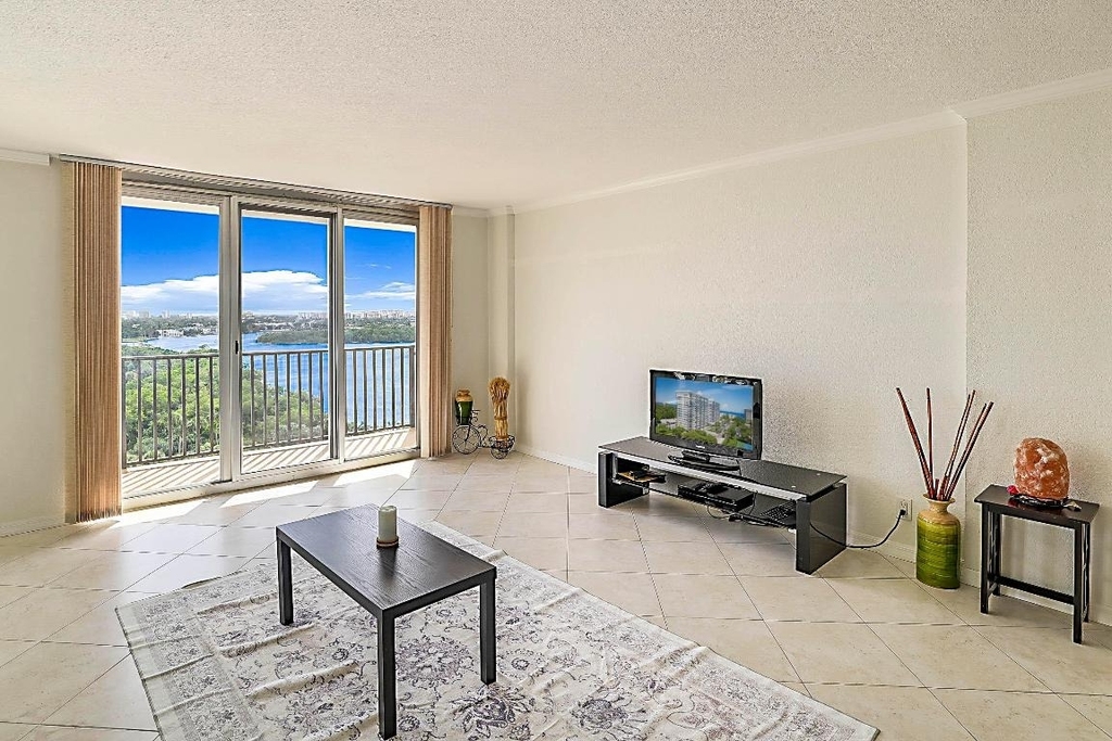 2121 N Ocean Boulevard - Photo 6