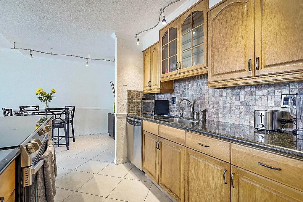 2121 N Ocean Boulevard - Photo 9