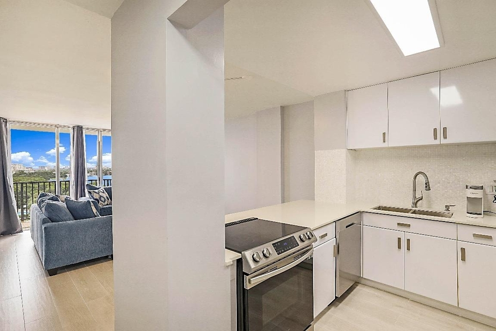 2121 N Ocean Boulevard - Photo 14