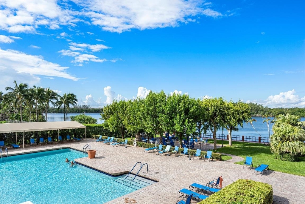 2121 N Ocean Boulevard - Photo 34