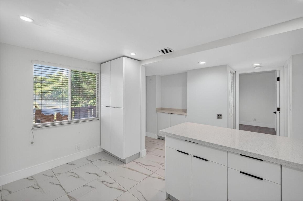 14375 Strathmore Lane - Photo 9