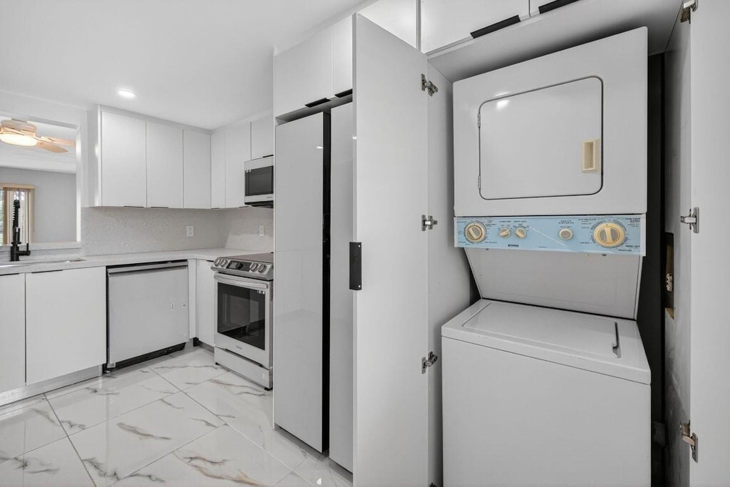 14375 Strathmore Lane - Photo 8