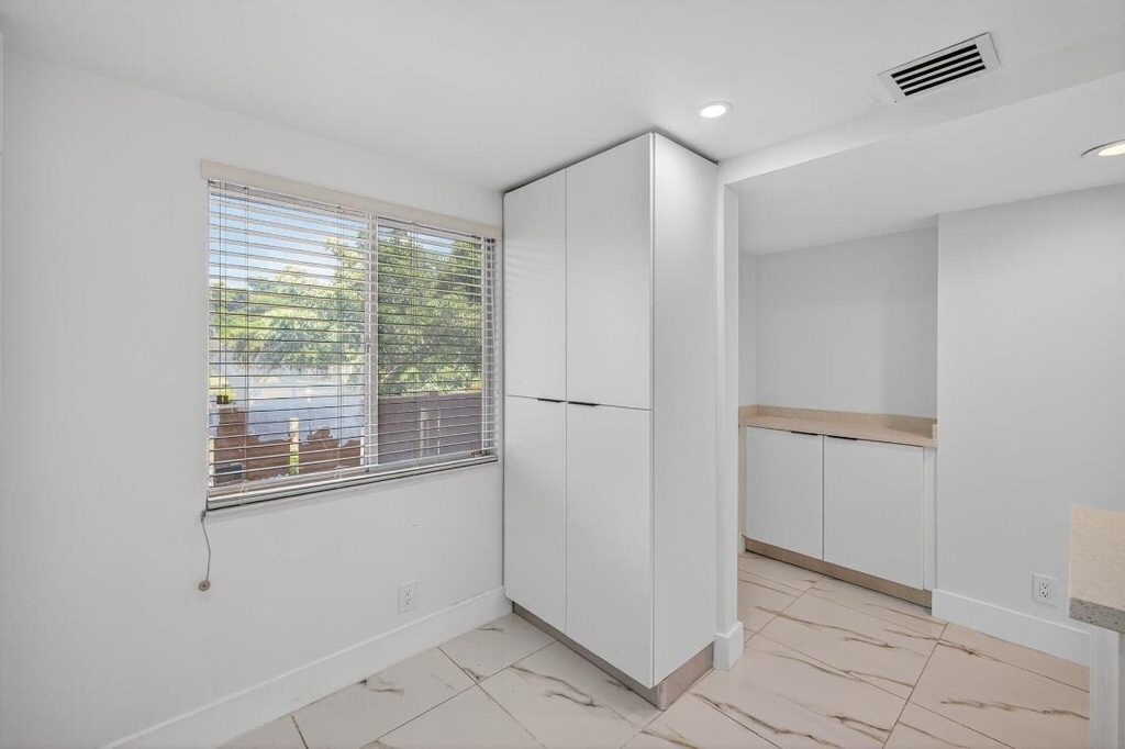 14375 Strathmore Lane - Photo 10