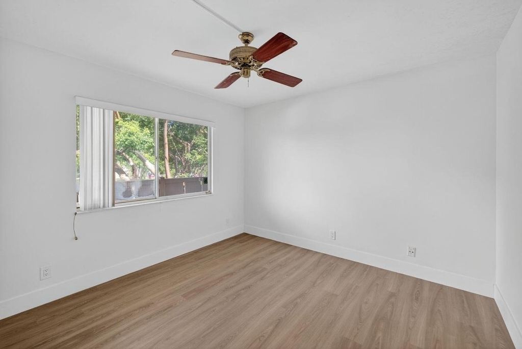14375 Strathmore Lane - Photo 12