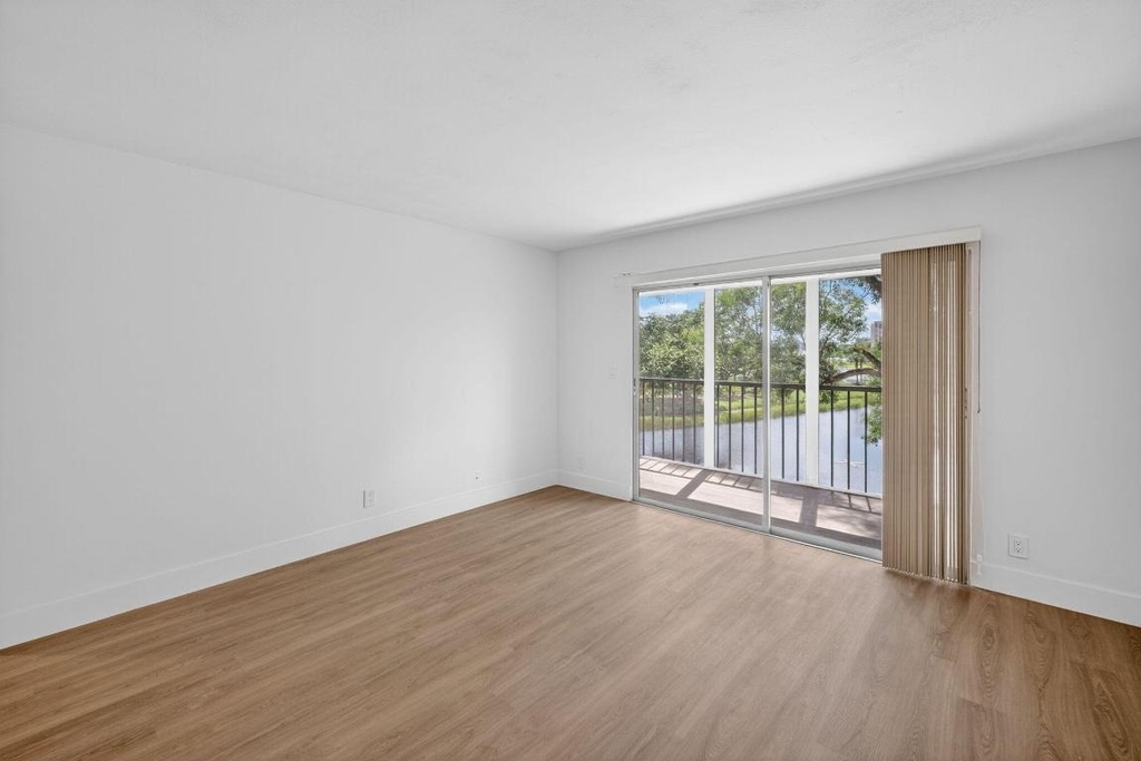 14375 Strathmore Lane - Photo 31