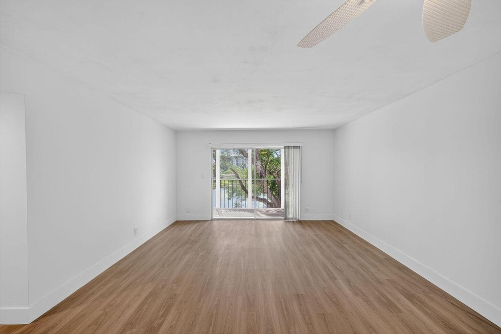 14375 Strathmore Lane - Photo 22